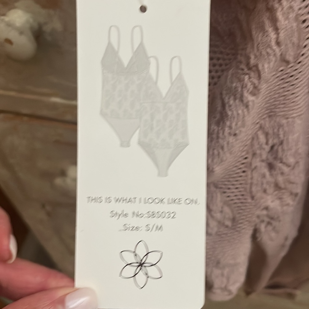 🥥NWT Aura Pink Tan Bodysuit Size S/M! SKIMS - Picture 8 of 8